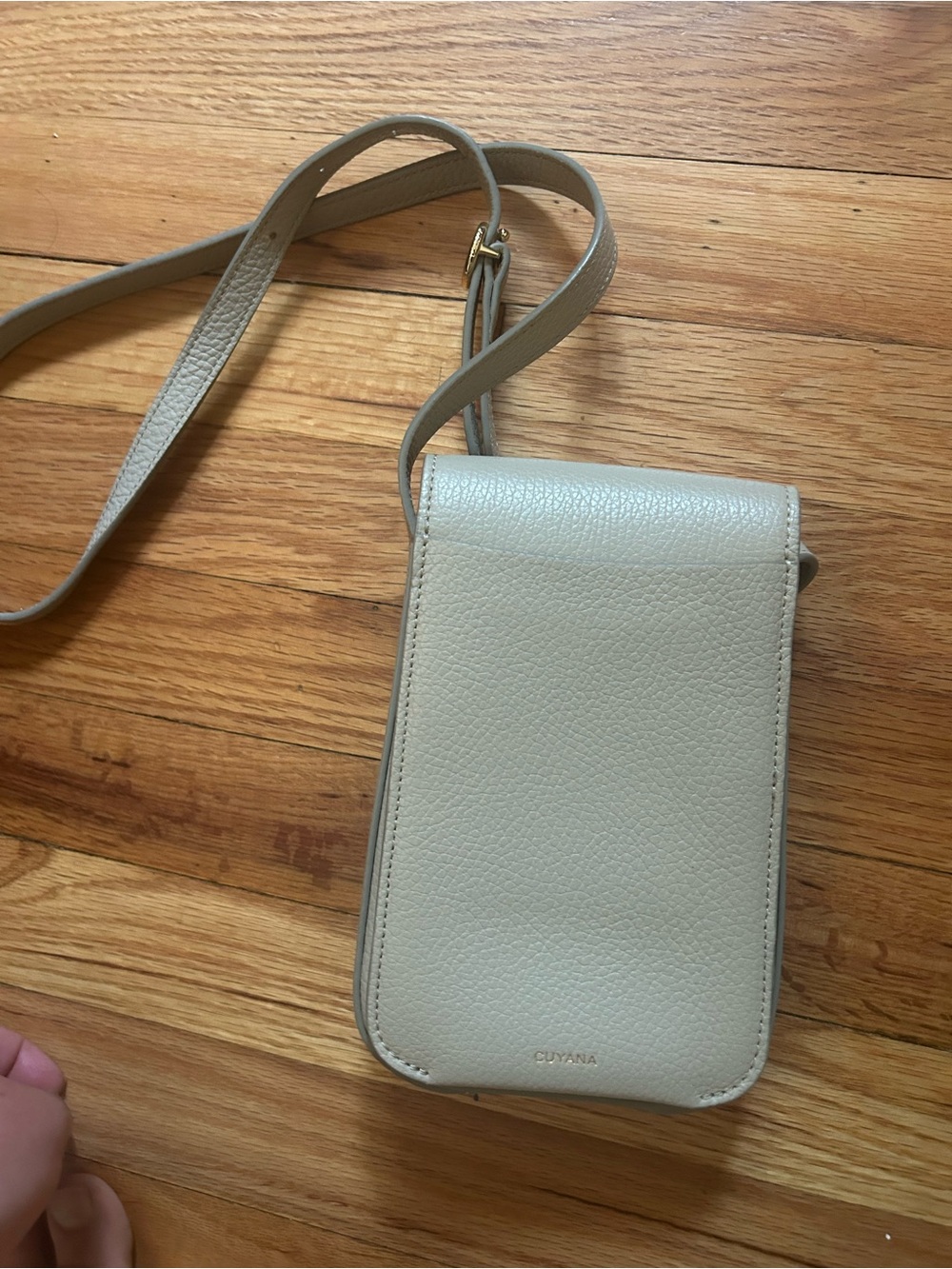 Cuyana pebbled leather tan crossbody phone bag - Picture 2 of 6
